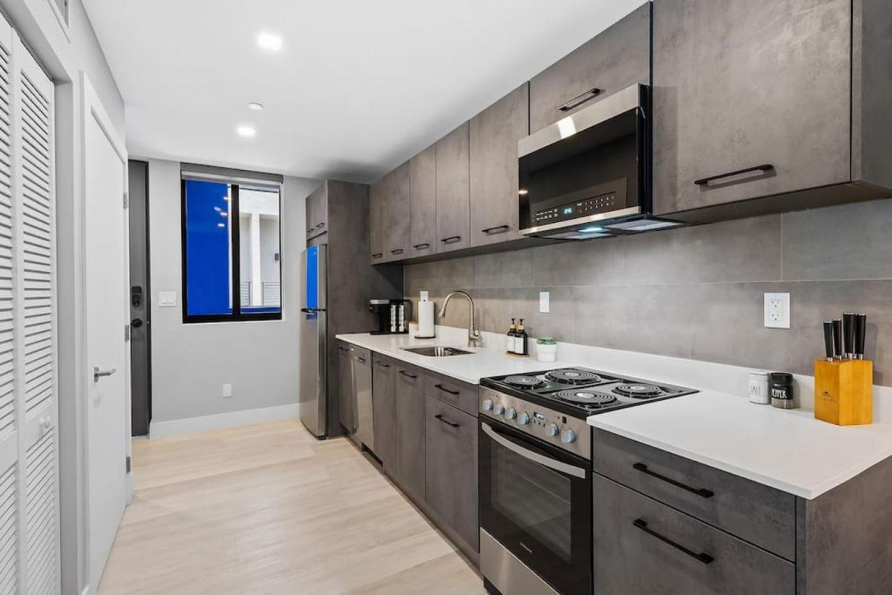 Pretty Rola 202 Modern Industrial Apt W King Bed فورت لودرديل المظهر الخارجي الصورة